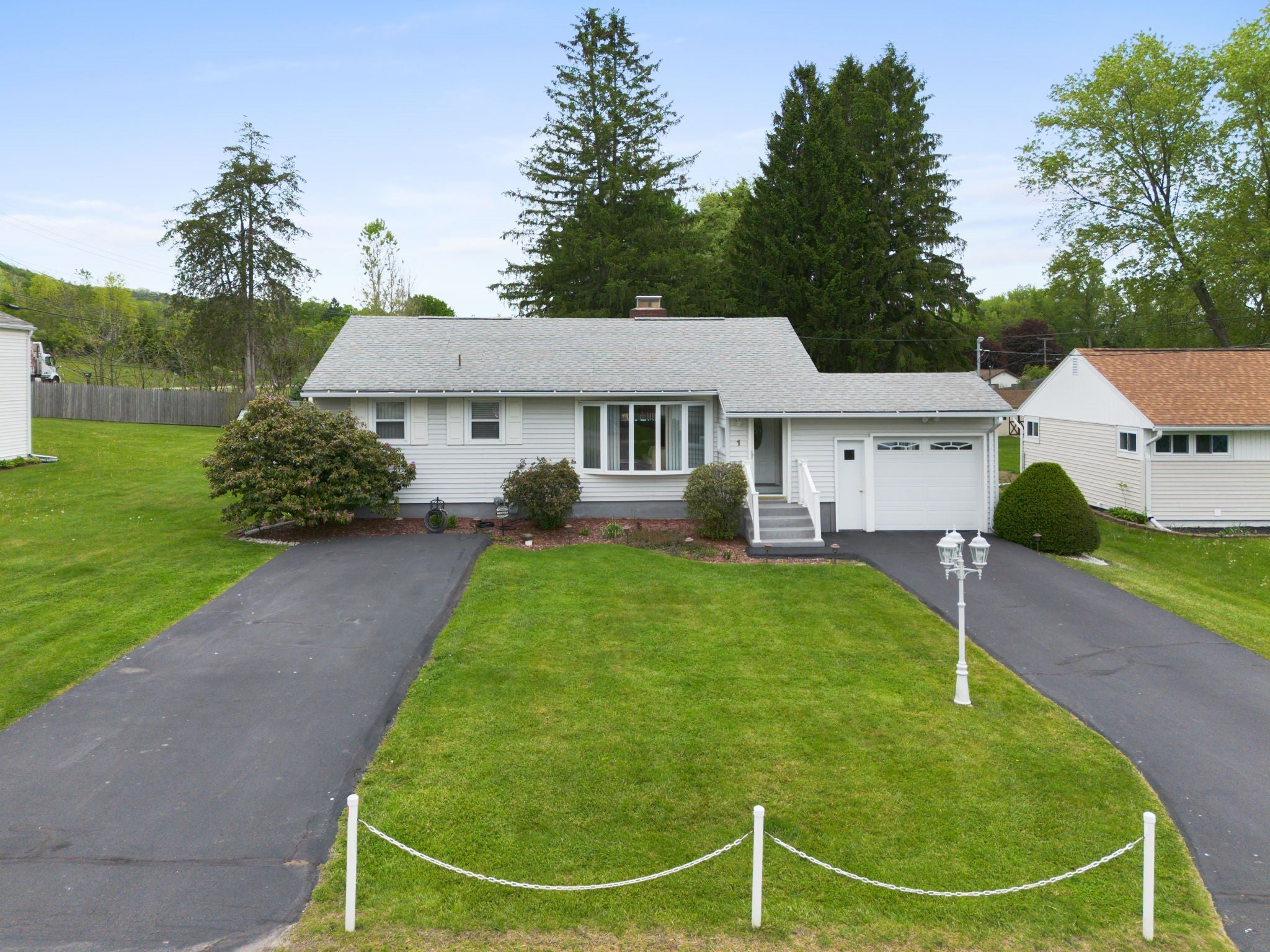 1 Brook Avenue - Photo 3