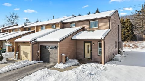 Townhouse For Sale - 128 Theresa Boulevard<br/> Broome County, Binghamton, NY 13901