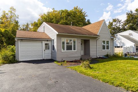 712 Pickwick Drive Vestal NY 13850