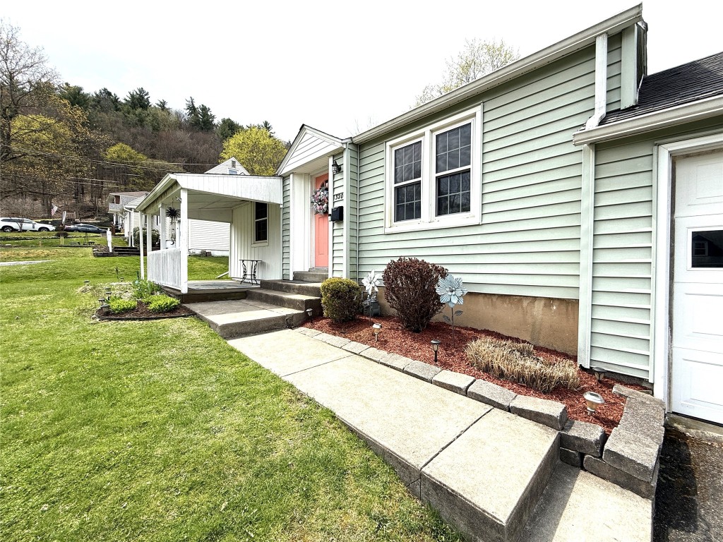320 Leroy Avenue, Vestal, New York image 2