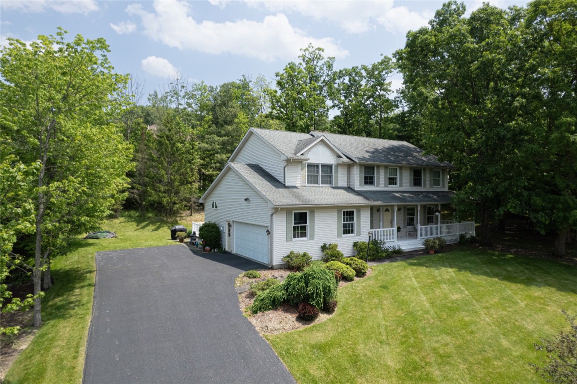 113 Emily Court, Vestal, New York image 2