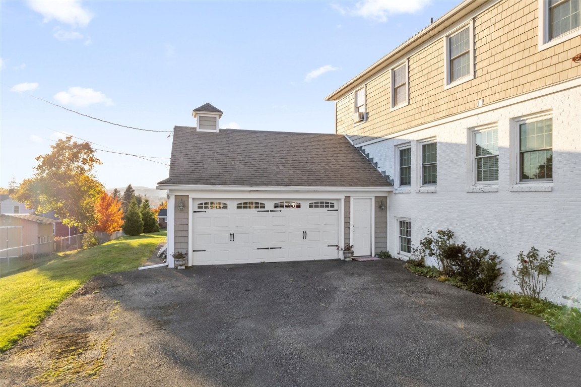 507 Hilltop Road, Endicott, New York image 47