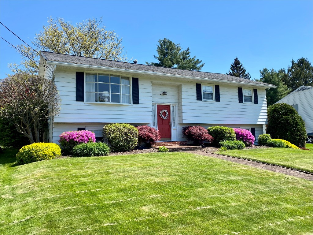 2715 Manhattan Drive, Endicott, New York image 1