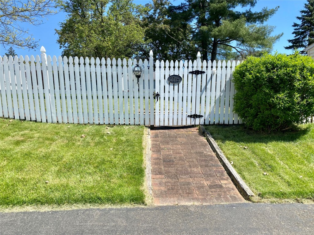 2715 Manhattan Drive, Endicott, New York image 25