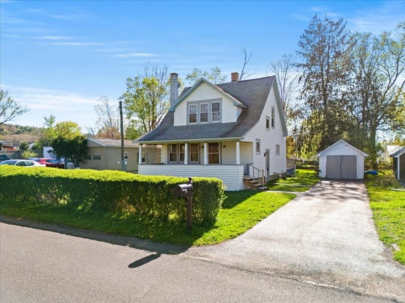 228 Tracy Road, Vestal, New York image 3