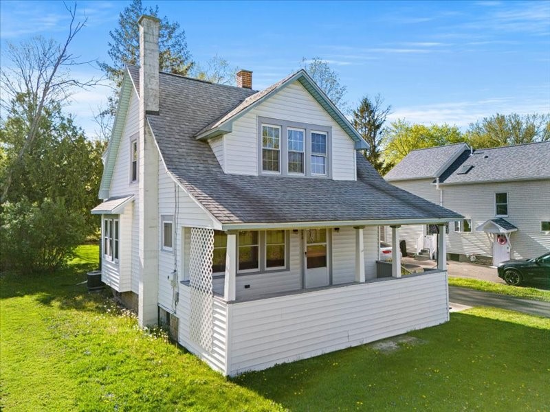 228 Tracy Road, Vestal, New York image 2