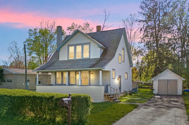 228 Tracy Road, Vestal, New York image 1