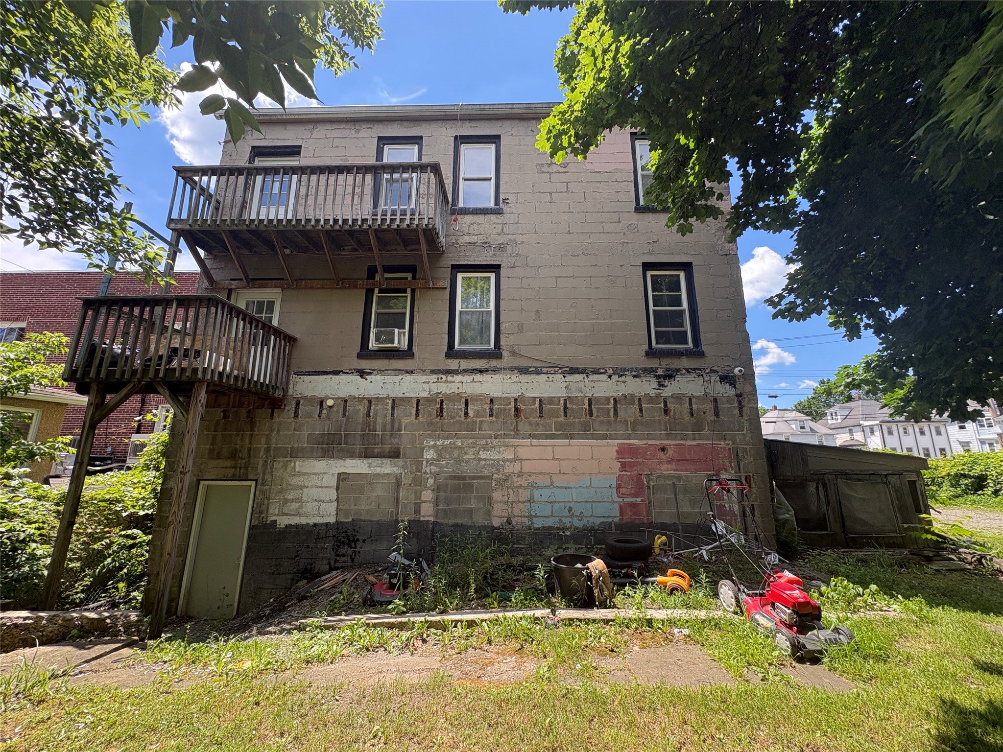 202 Oak Hill Ave - Photo 2