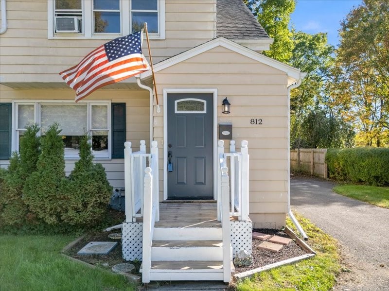812 Vestal Lane