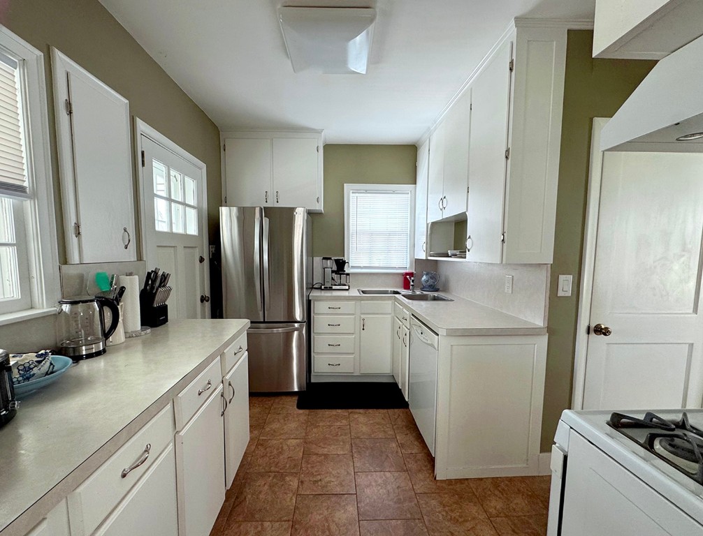 16 Allendale Road, Binghamton, New York image 7
