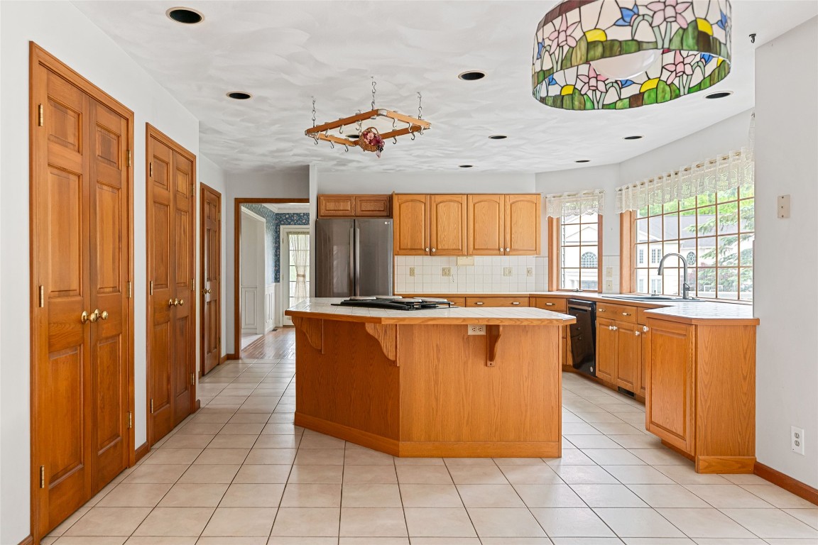 100 Elsmere Place, Vestal, New York image 25