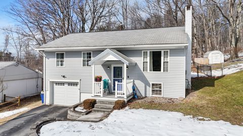 Homes For Sale - 20 Earle Drive<br/> Binghamton, NY 13903