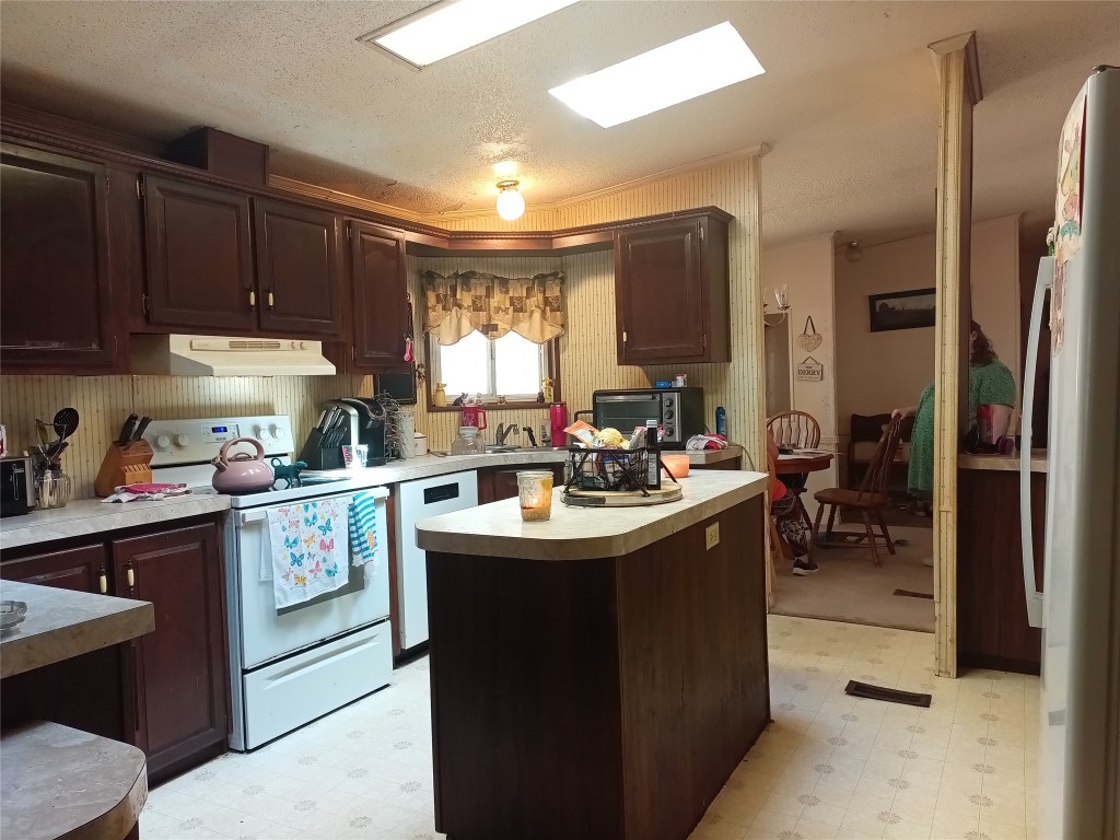 373 Bear Swamp Rd, Chenango Forks, New York image 8