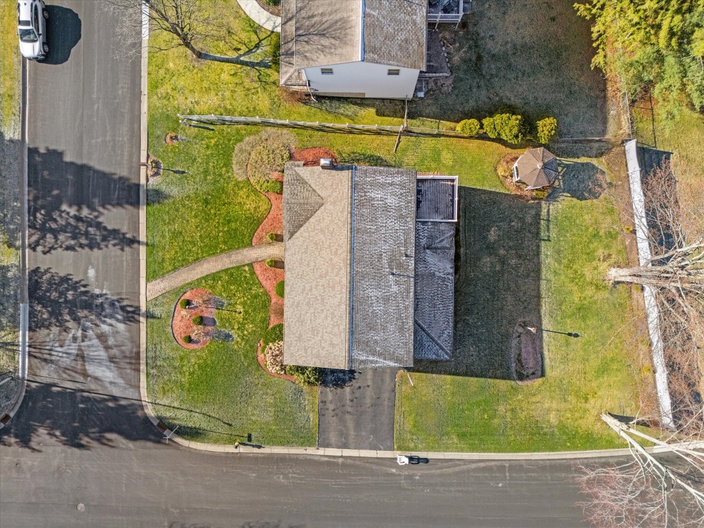 77 Weymouth Lane, Johnson City, New York image 46
