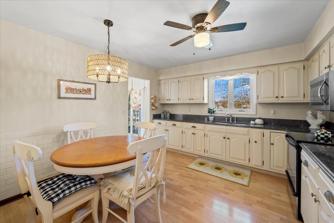 77 Weymouth Lane, Johnson City, New York image 10