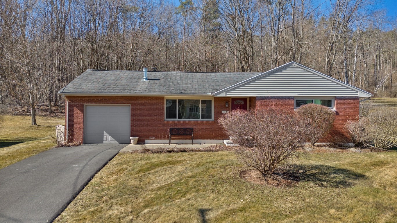 17 Holmes Avenue, Apalachin, New York image 1