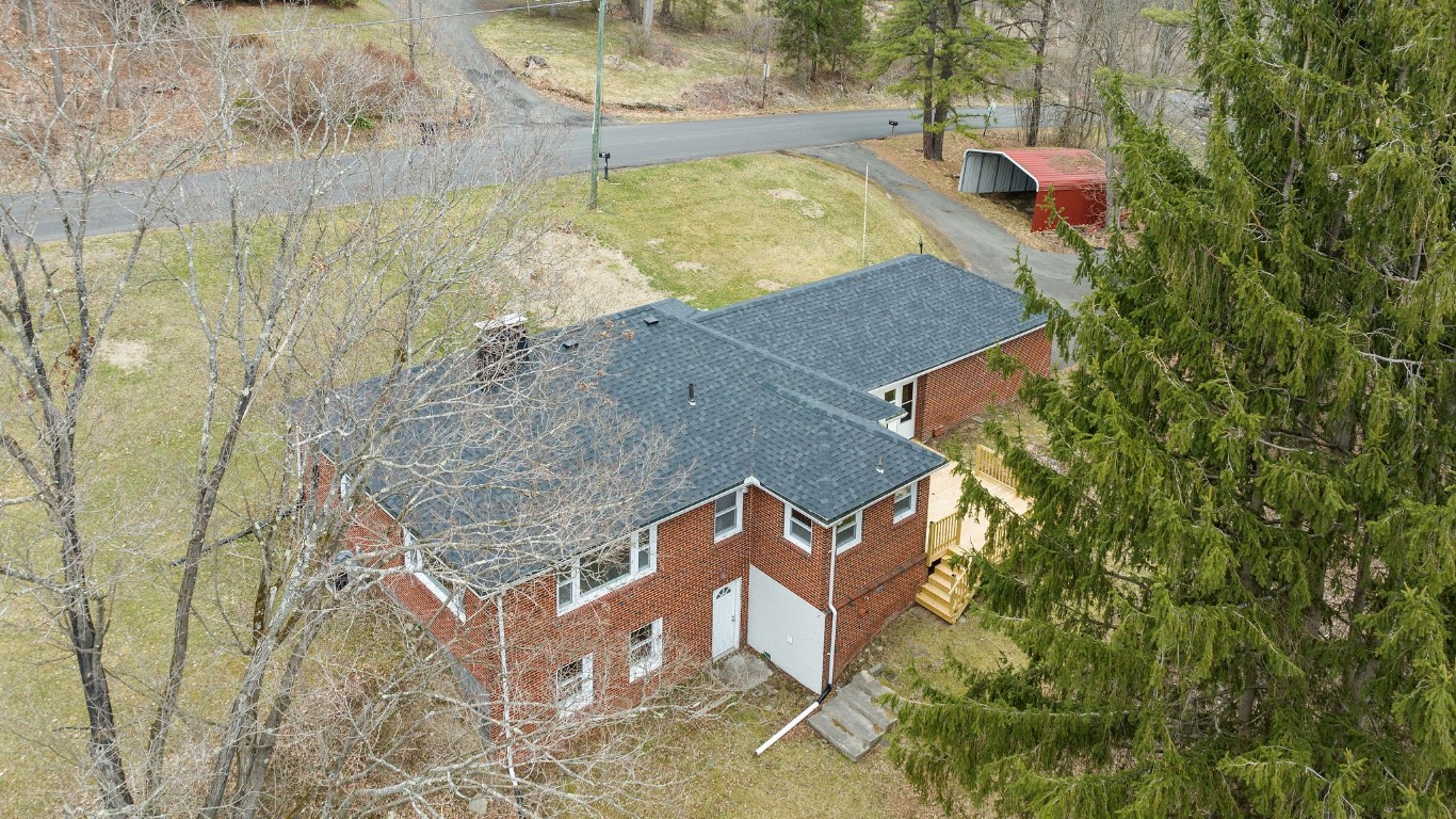 380 Valley Drive, Endicott, New York image 6