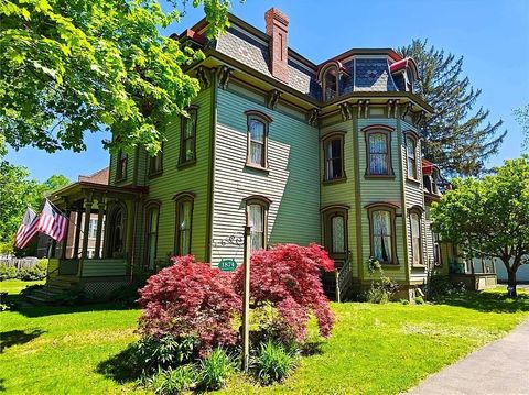 Homes For Sale - 440 Park Avenue<br/> Waverly, NY 14892