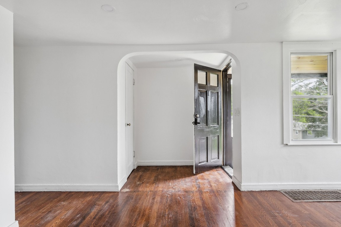 1157 Glenwood Road, Vestal, New York image 3