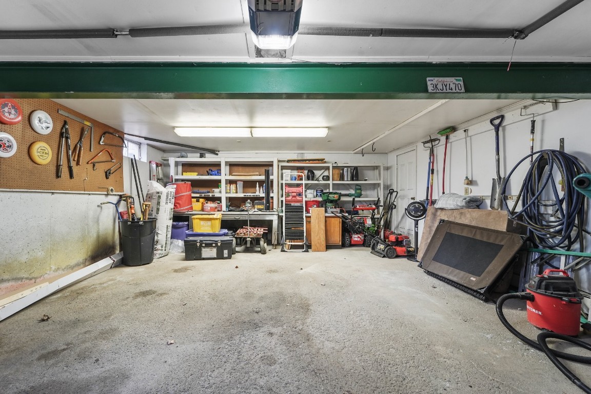 413 Robin Lane, Vestal, New York image 39