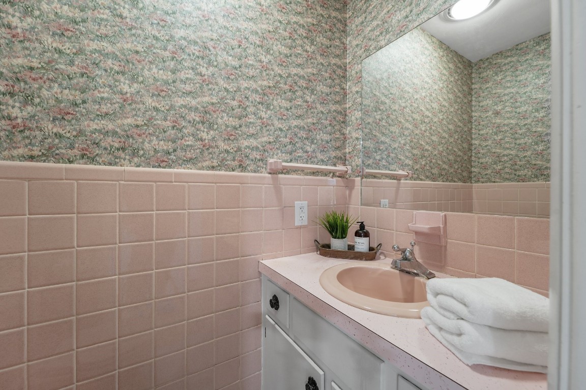 413 Robin Lane, Vestal, New York image 16