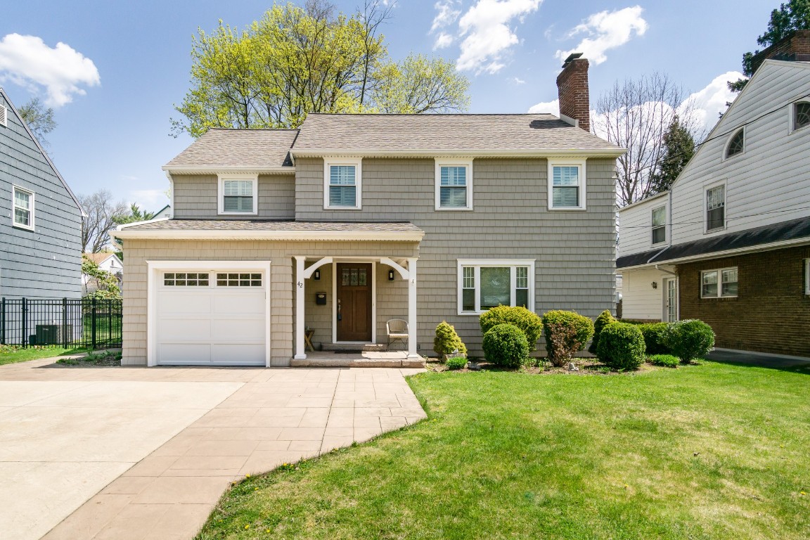 42 Crestmont Road, Binghamton, New York image 1