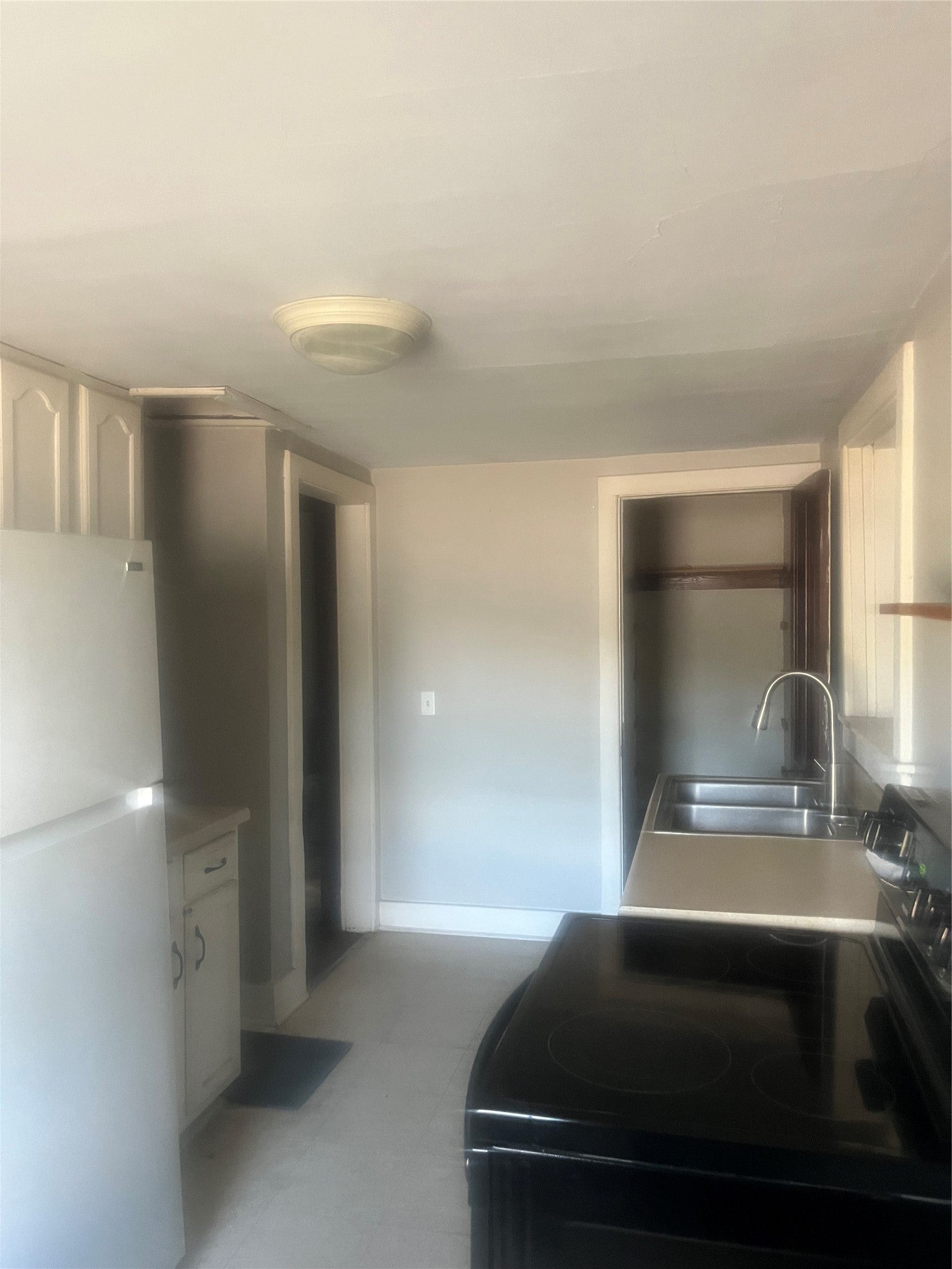309 N Nanticoke Avenue - Photo 2