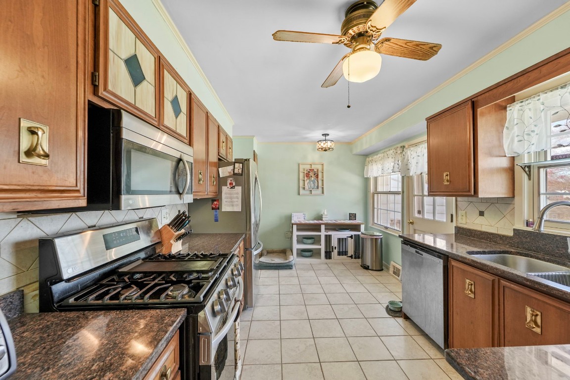 3 Calgary Lane, Binghamton, New York image 11