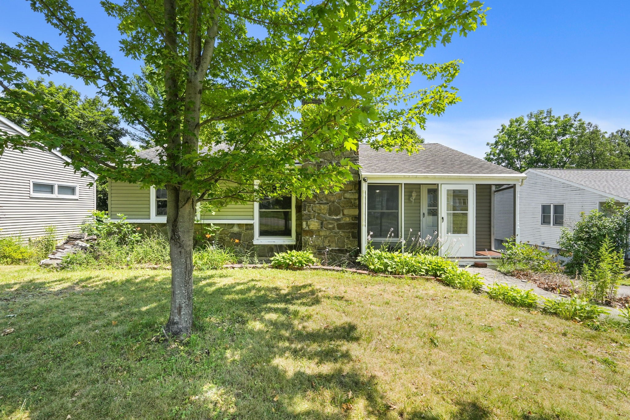 1629 Rita RD - Photo 3