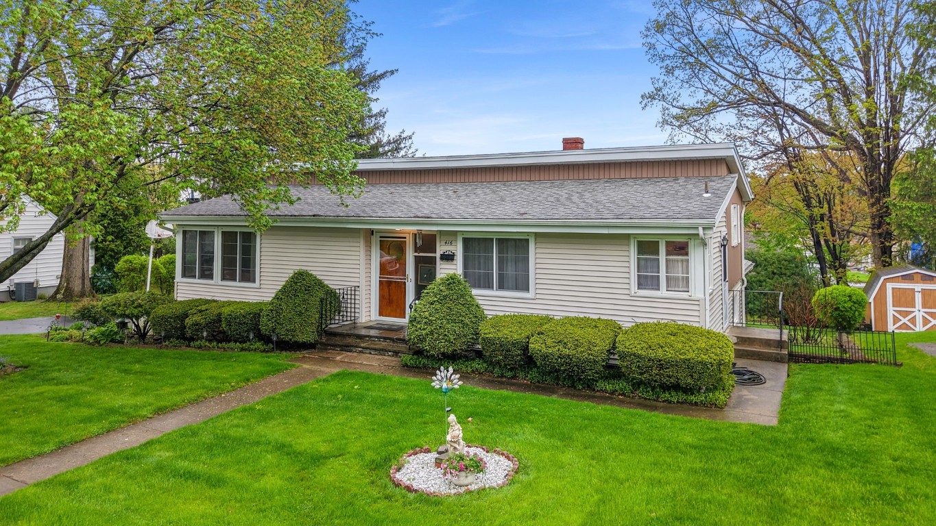 416 Kathleen Drive, Endicott, New York image 1