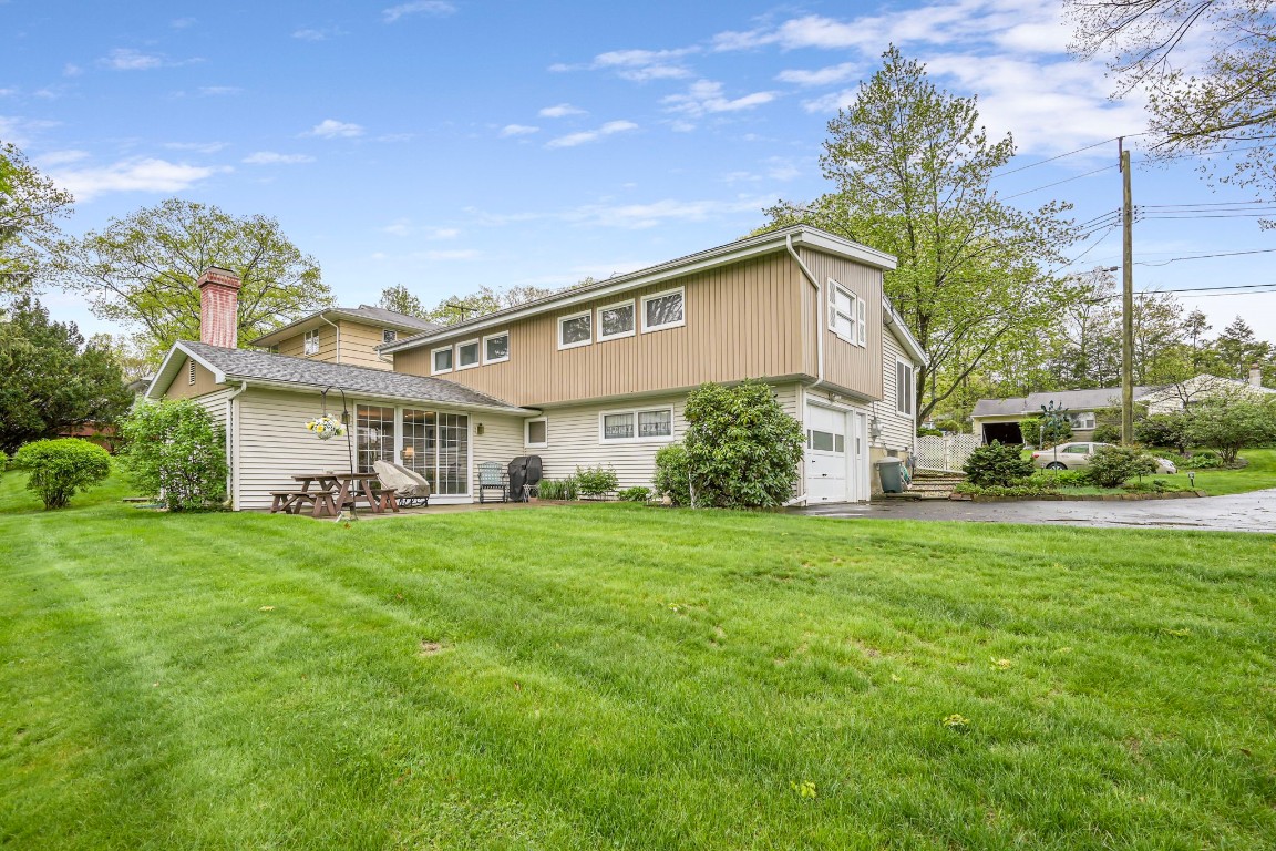 416 Kathleen Drive, Endicott, New York image 2