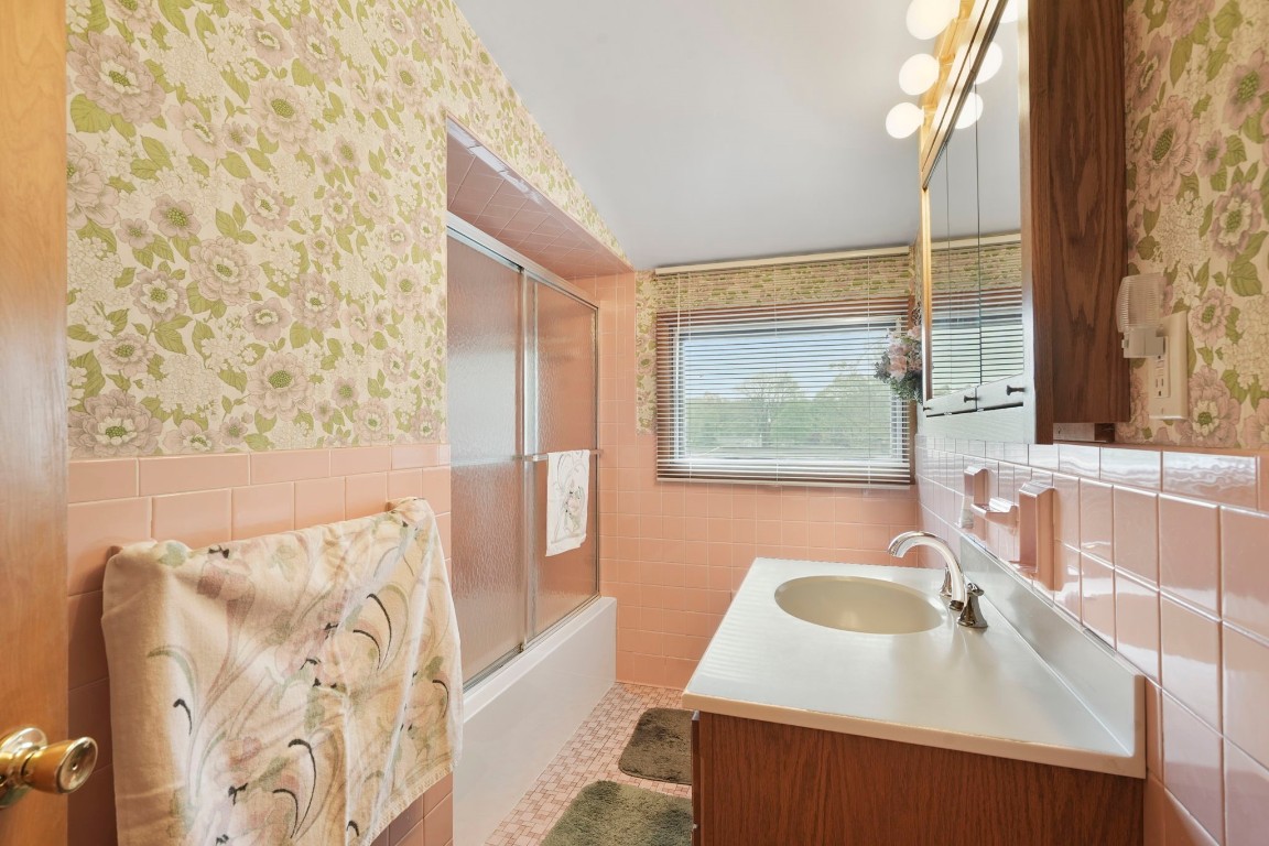 416 Kathleen Drive, Endicott, New York image 21