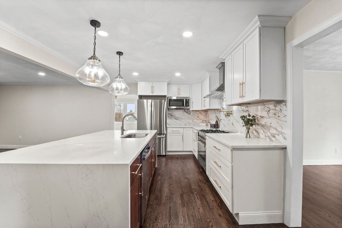 945 Forest Hill Road