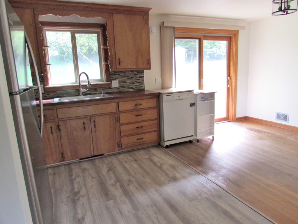 713 Country Club Road, Vestal, New York image 10
