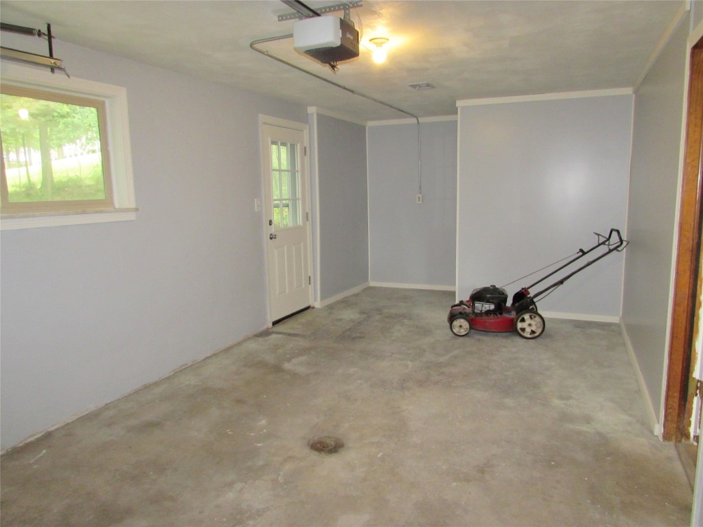 713 Country Club Road, Vestal, New York image 17