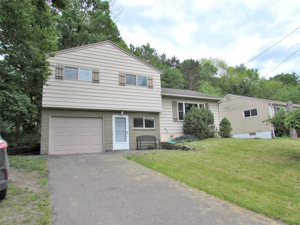 713 Country Club Road, Vestal, New York image 1