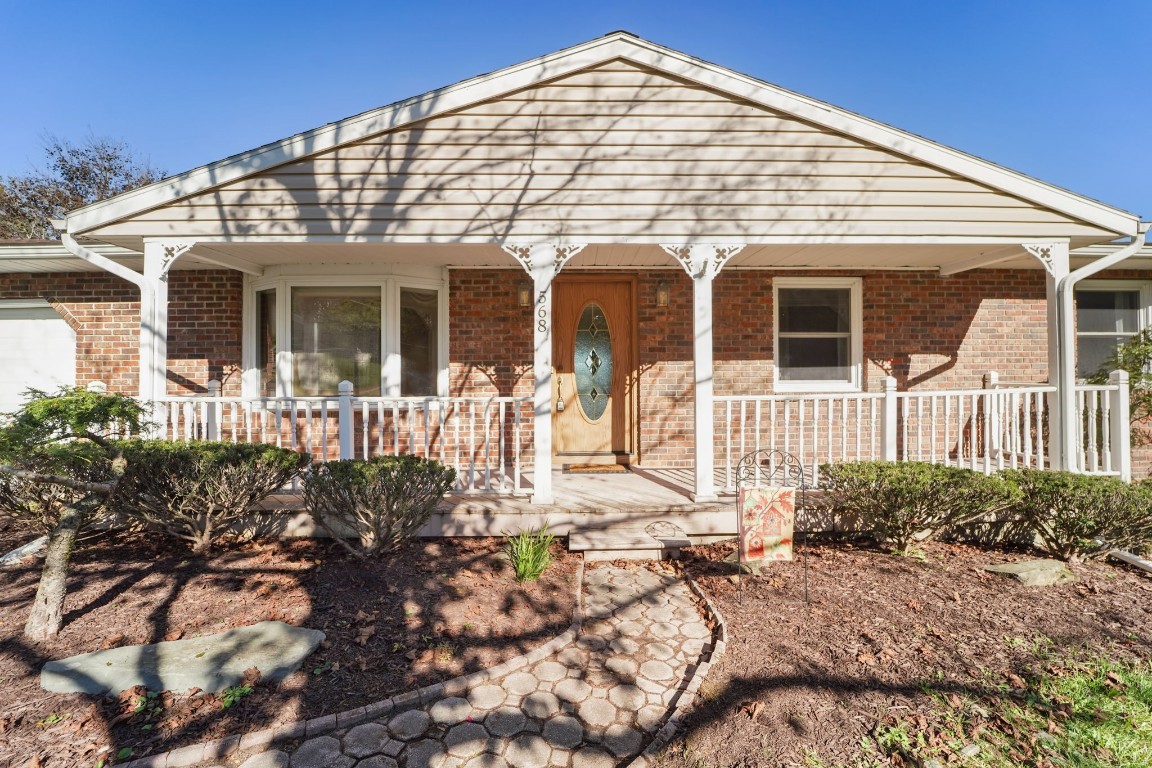 568 Leon Dr