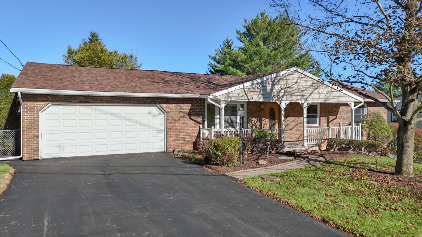 568 Leon Dr