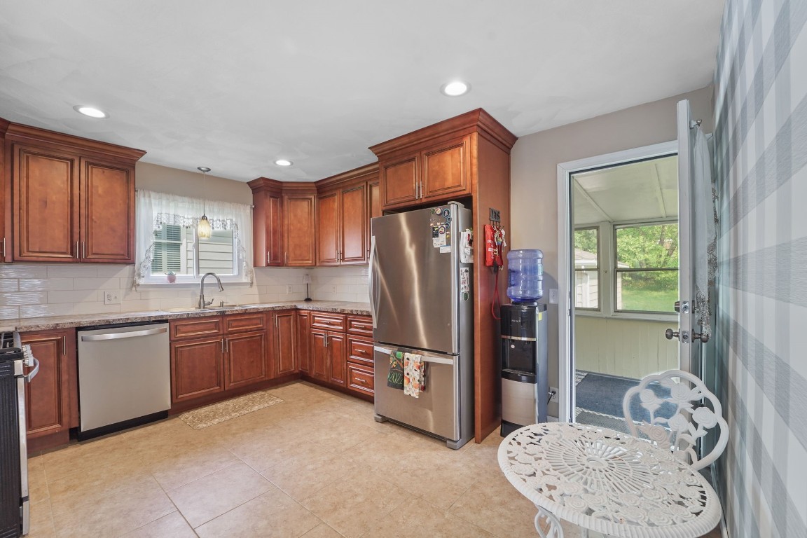 64 Terrace Drive, Binghamton, New York image 12