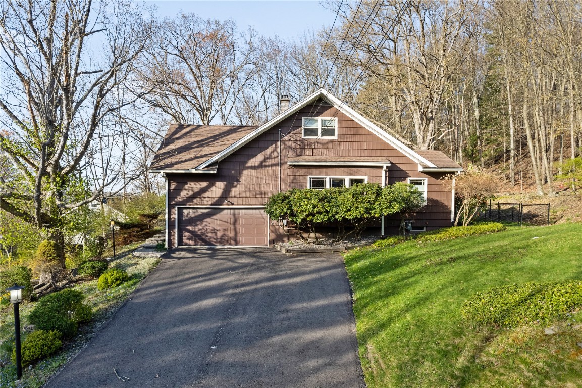 2160 E Hamton Road, Binghamton, New York image 1