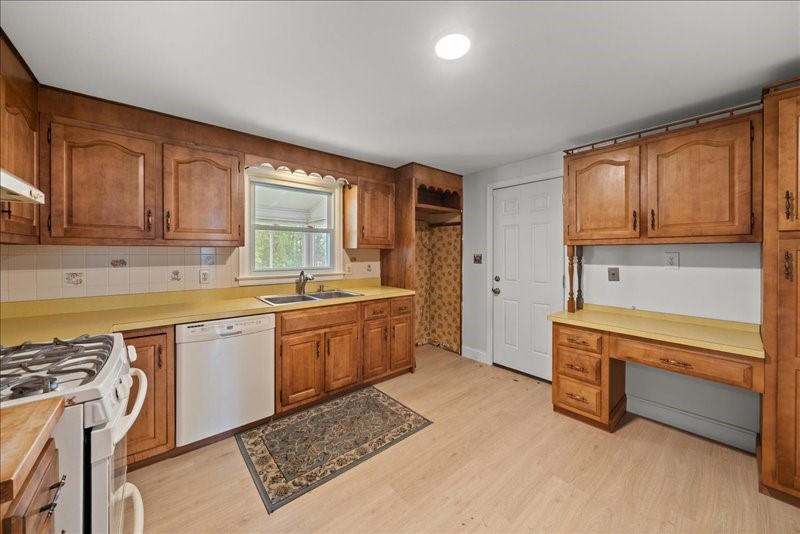 112 Plaxdale Road, Liverpool, New York image 12