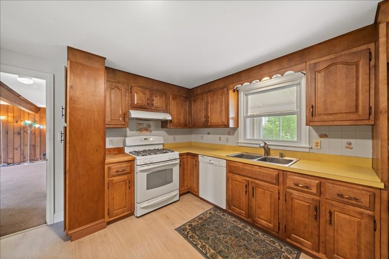 112 Plaxdale Road, Liverpool, New York image 13