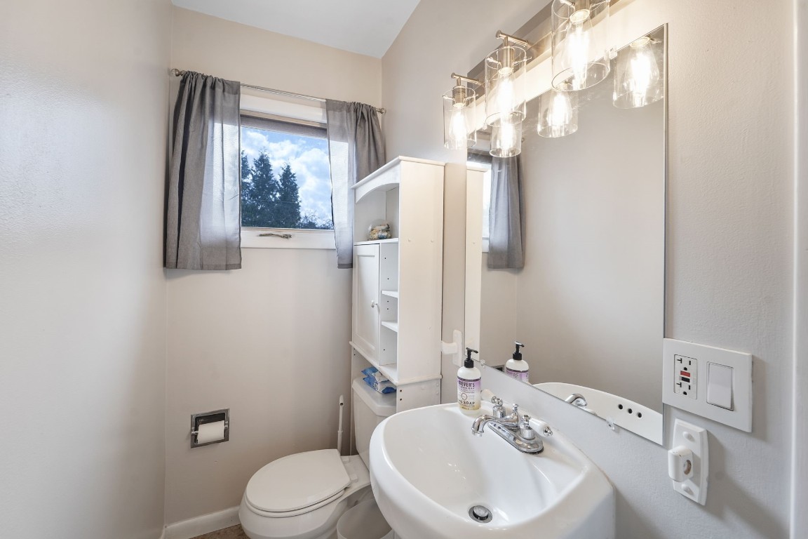 180 Ackley Avenue, Johnson City, New York image 13
