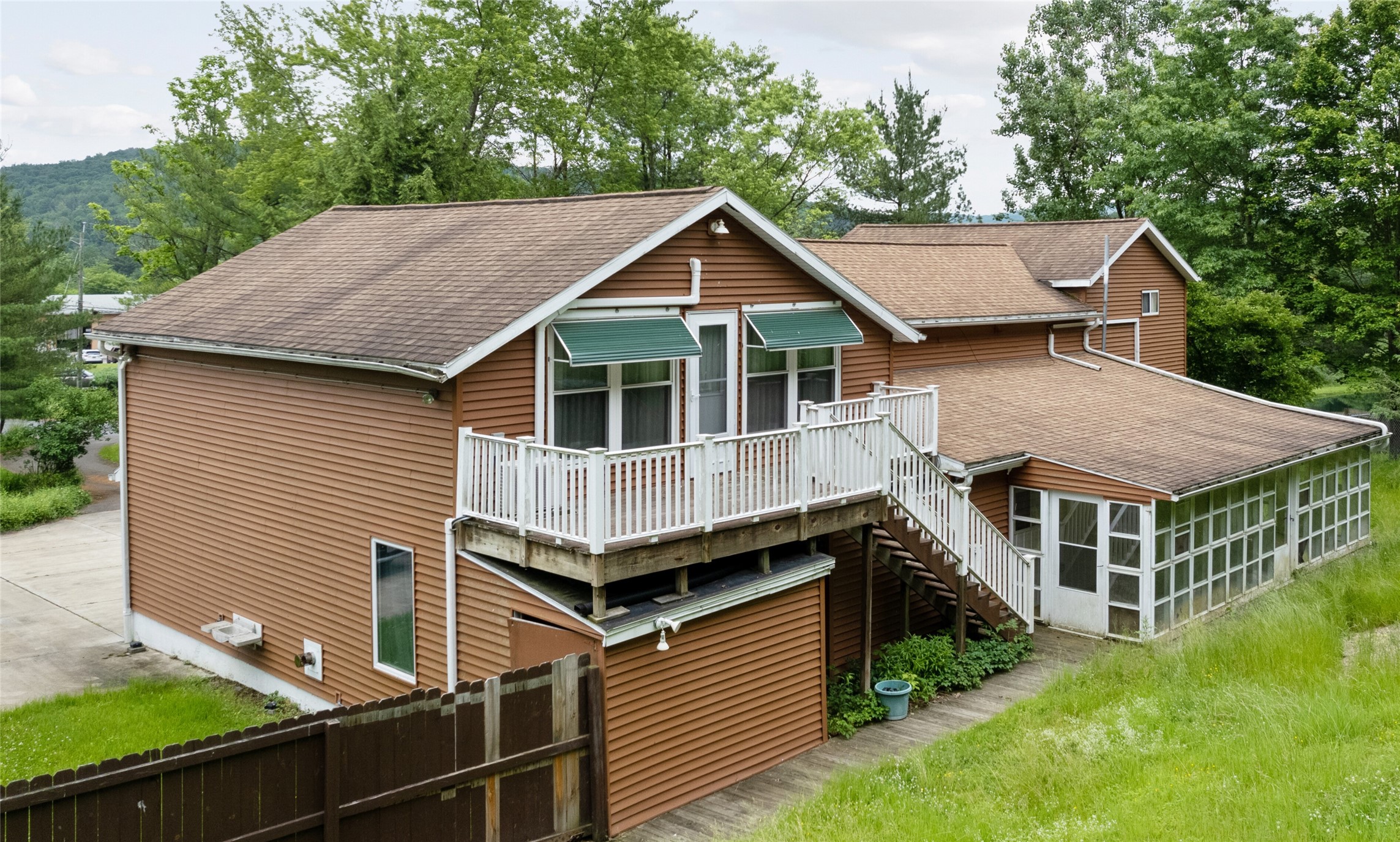 453 Grippen Hill Road