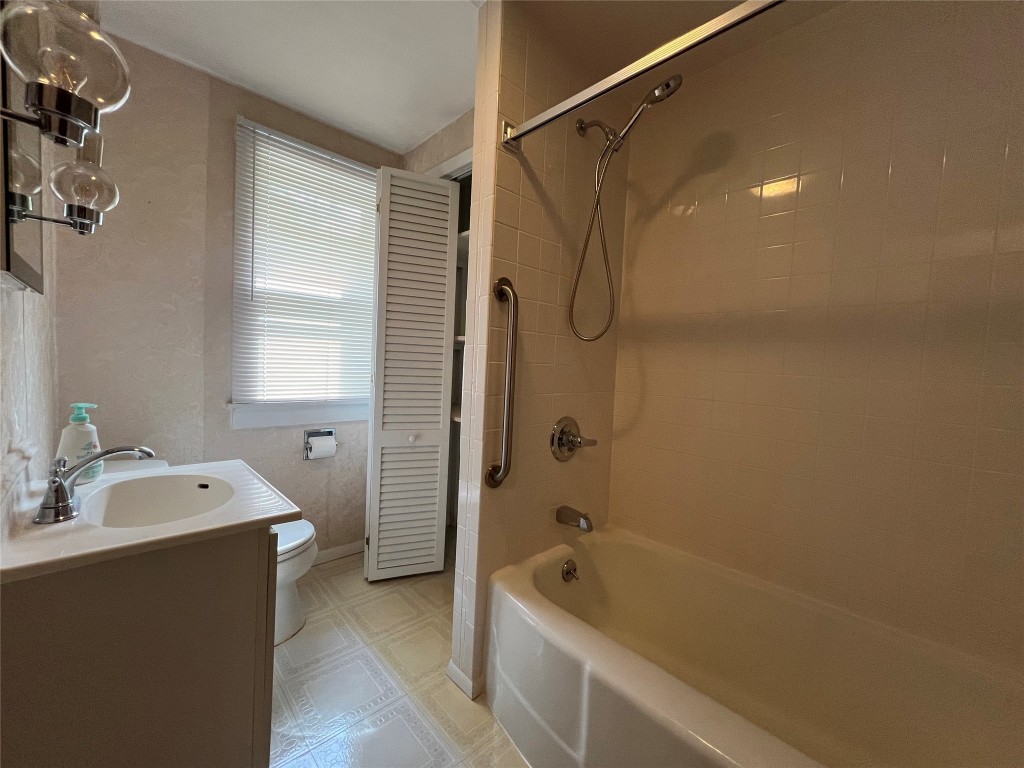71 Shelby Street, Johnson City, New York image 25
