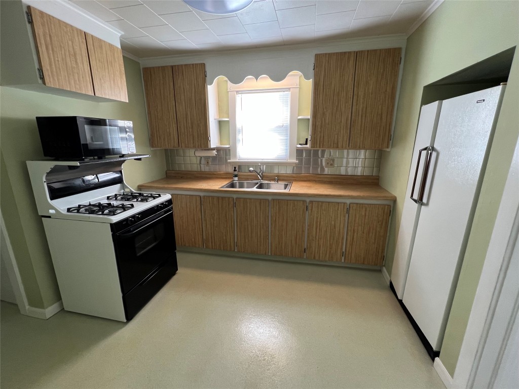 71 Shelby Street, Johnson City, New York image 16