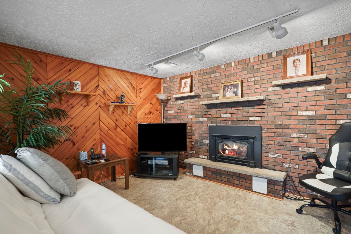 121 Pine Knoll Road
