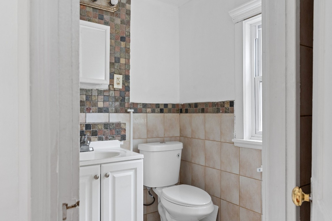 40 Jackson Avenue, Endicott, New York image 22