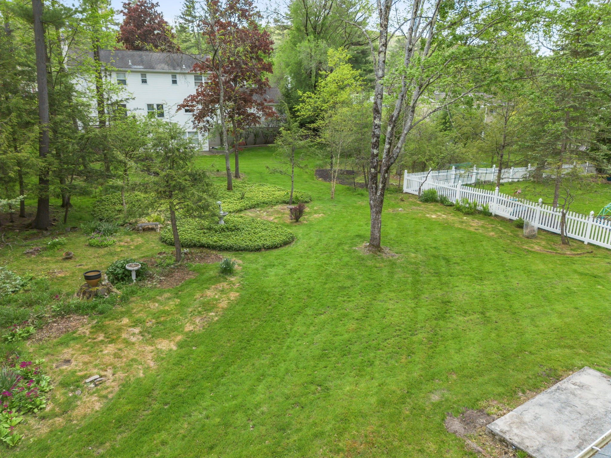 2504 Lynnhurst Drive