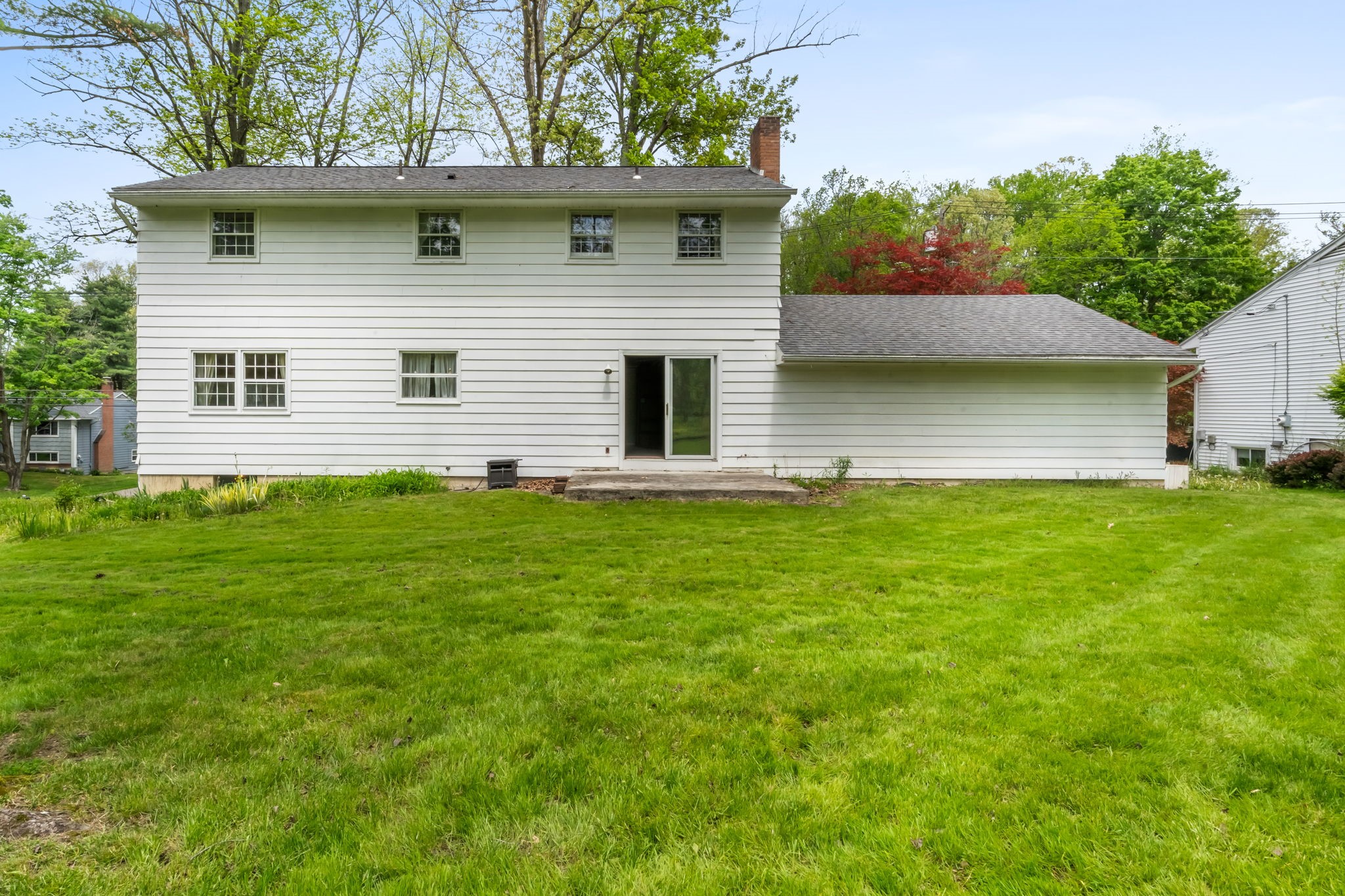 2504 Lynnhurst Drive